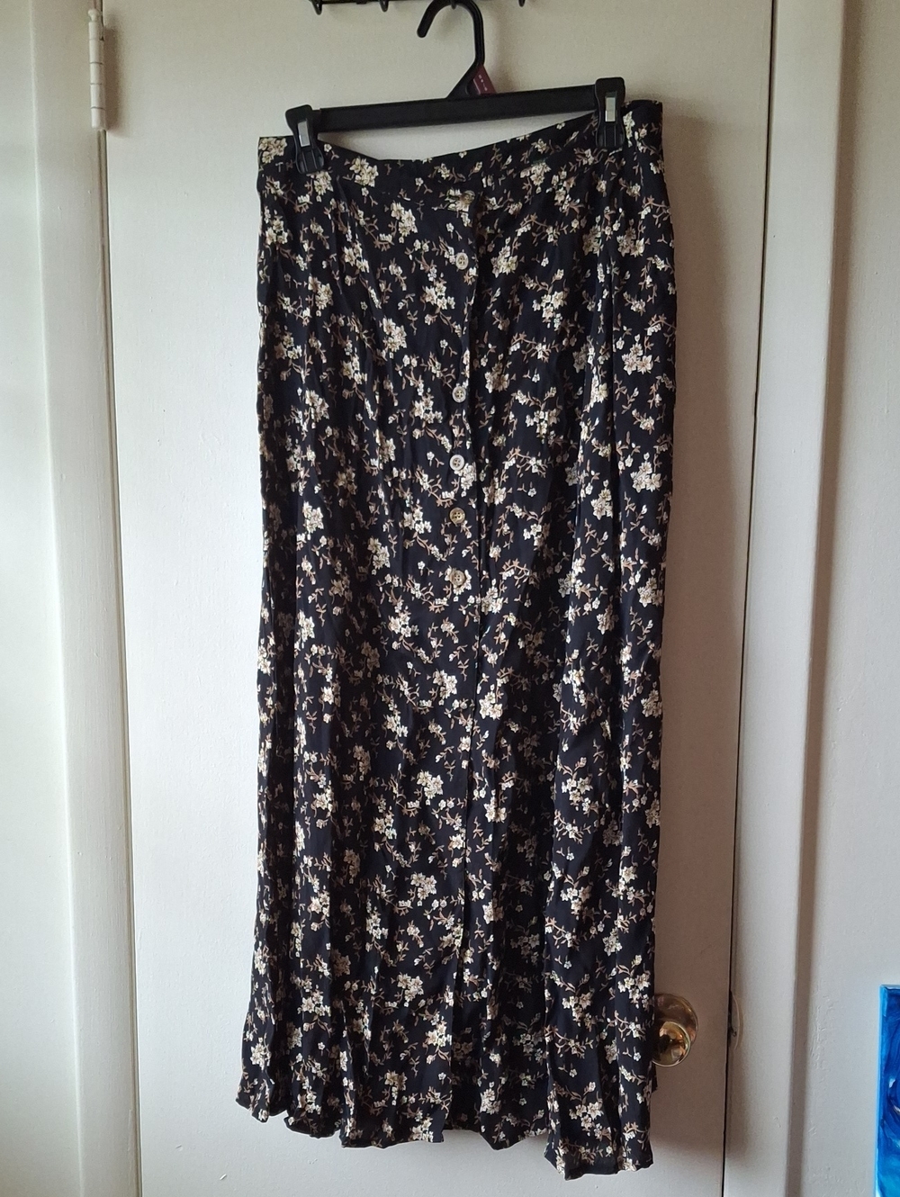 Hunt Club Black Maxi Skirt with Cream Floral Print Sz 12 Rayon